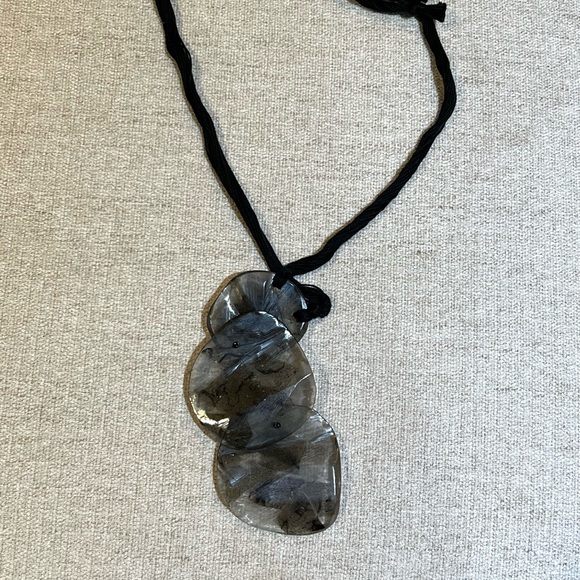 Grey Resin Necklace - Picture 2 of 5